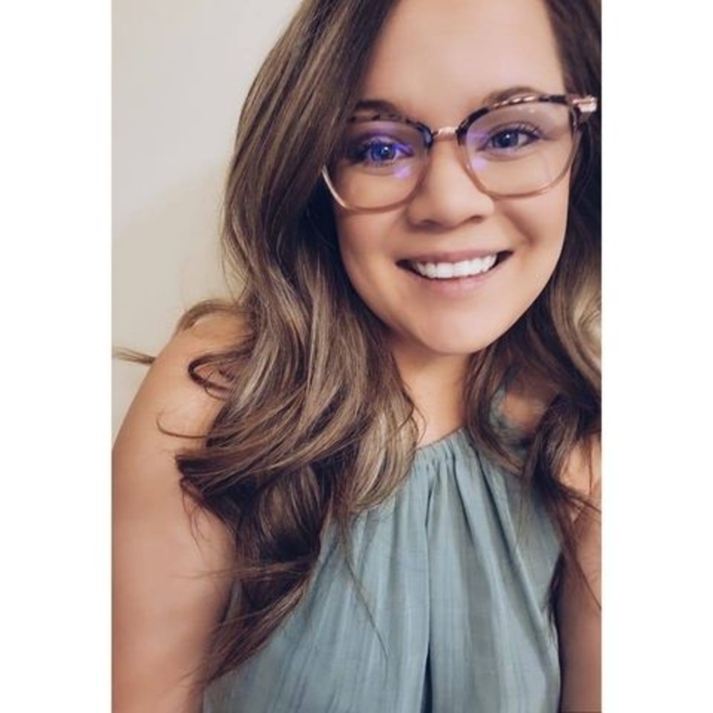 Meet your Posher, Courtney